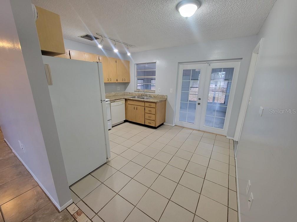 Image 6 of 21 For 6922 Westend Avenue