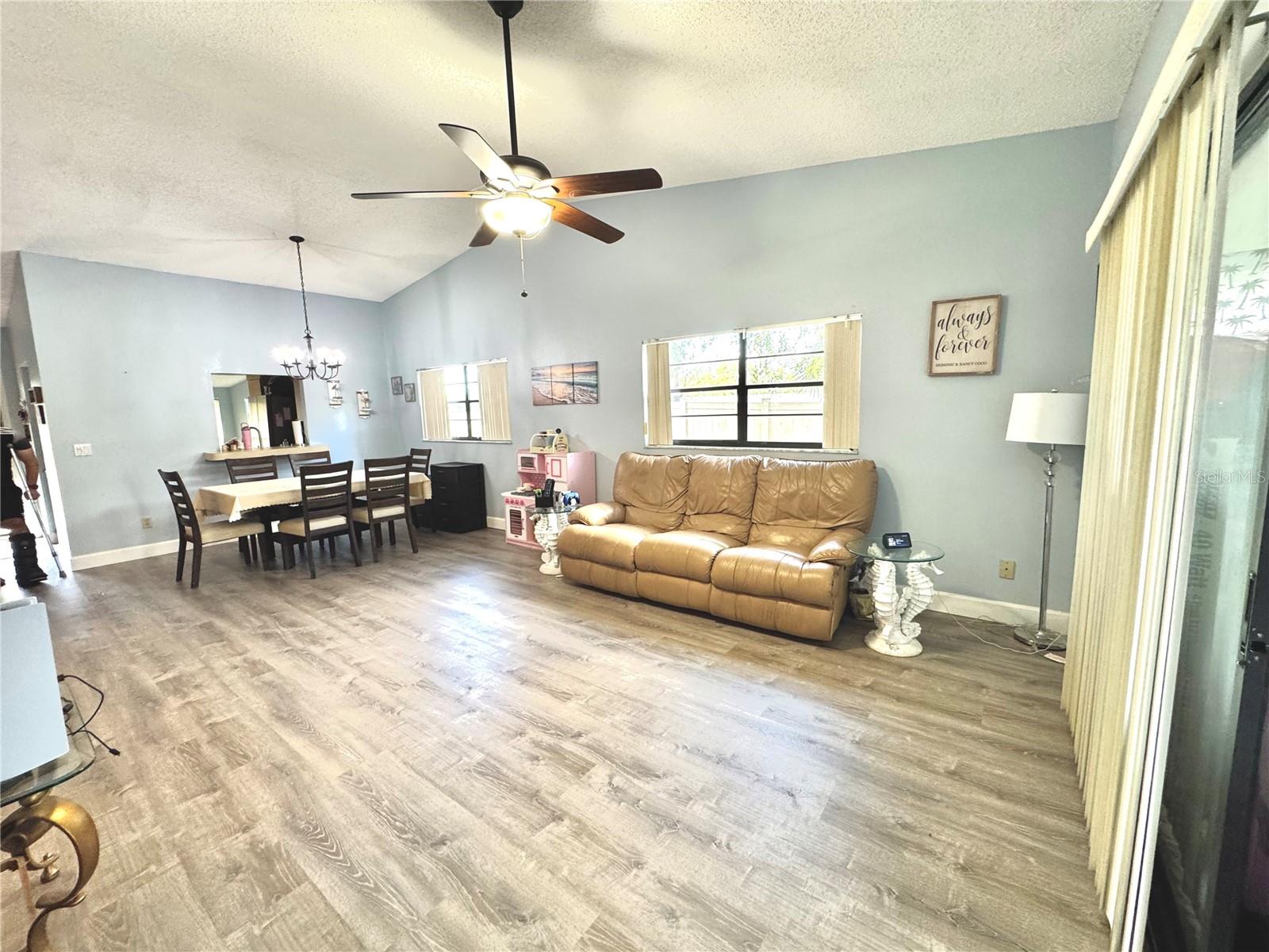 Image 10 of 21 For 8636 Shadblow Court 1