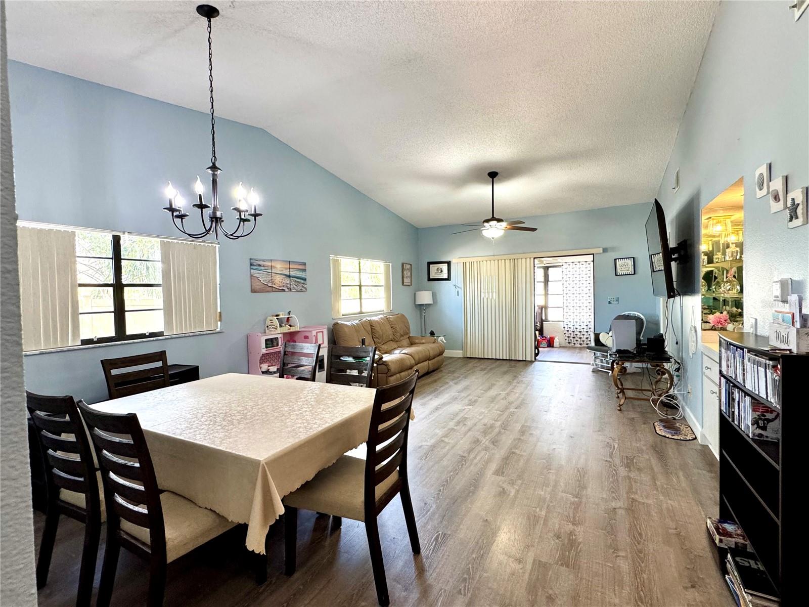 Image 8 of 21 For 8636 Shadblow Court 1