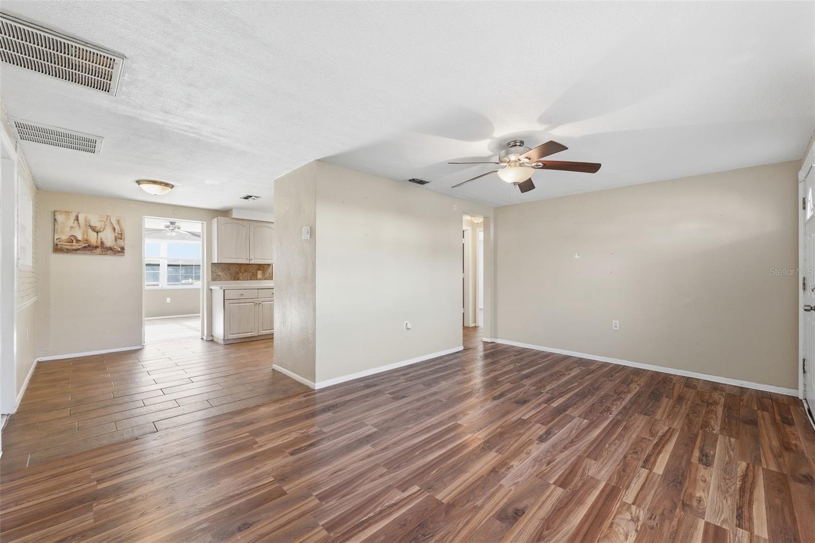 Image 7 of 24 For 10814 Fillmore Avenue