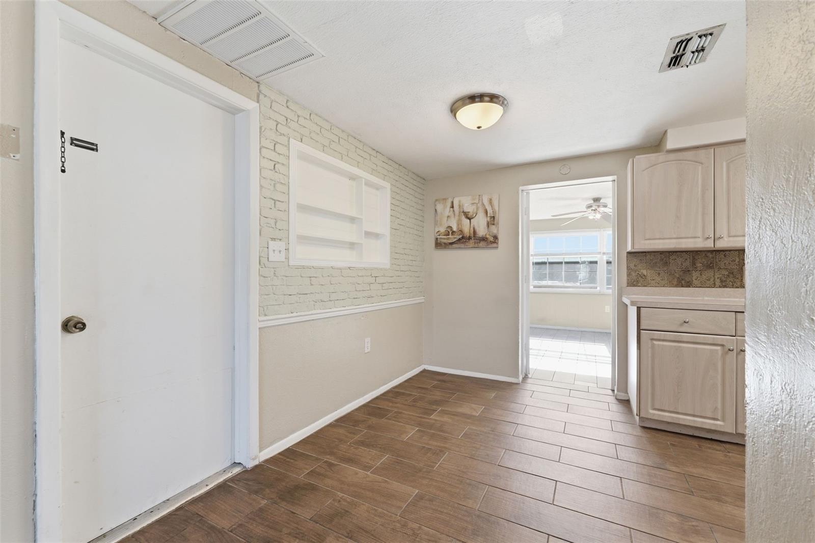 Image 8 of 24 For 10814 Fillmore Avenue