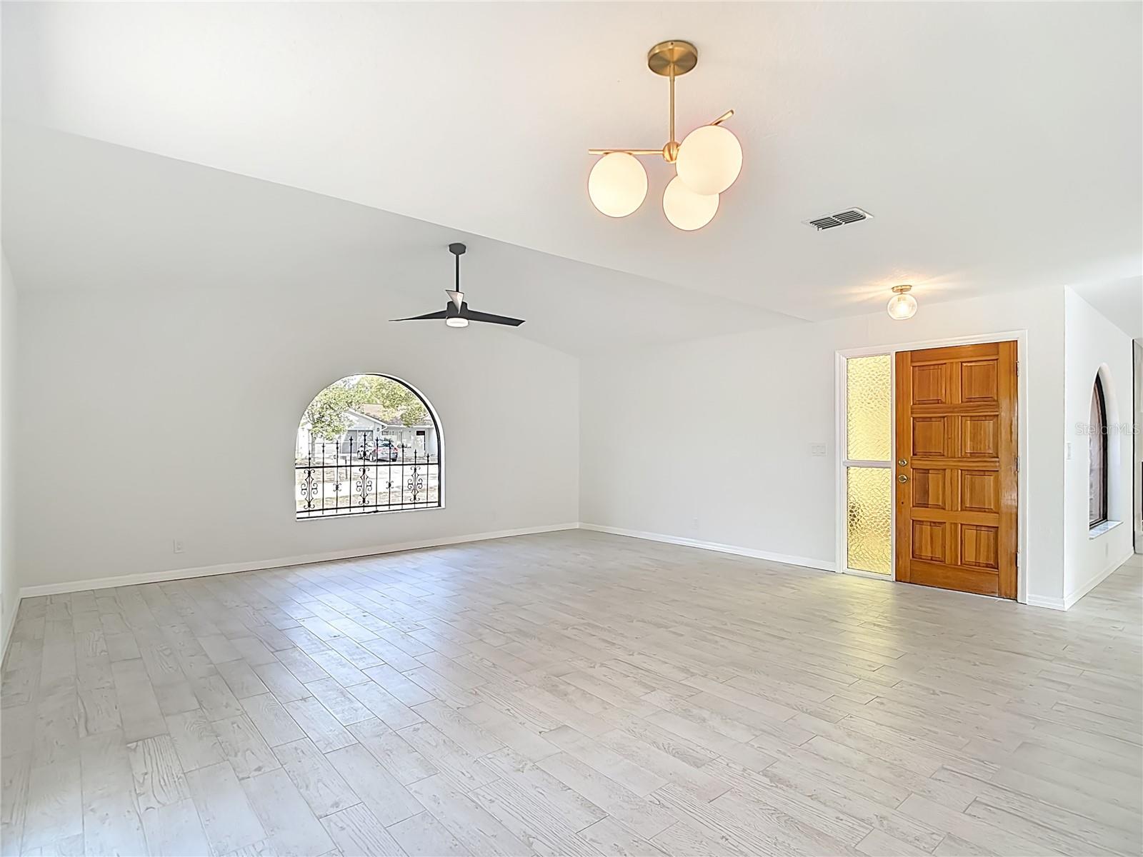 Image 10 of 53 For 7478 Dundee Way