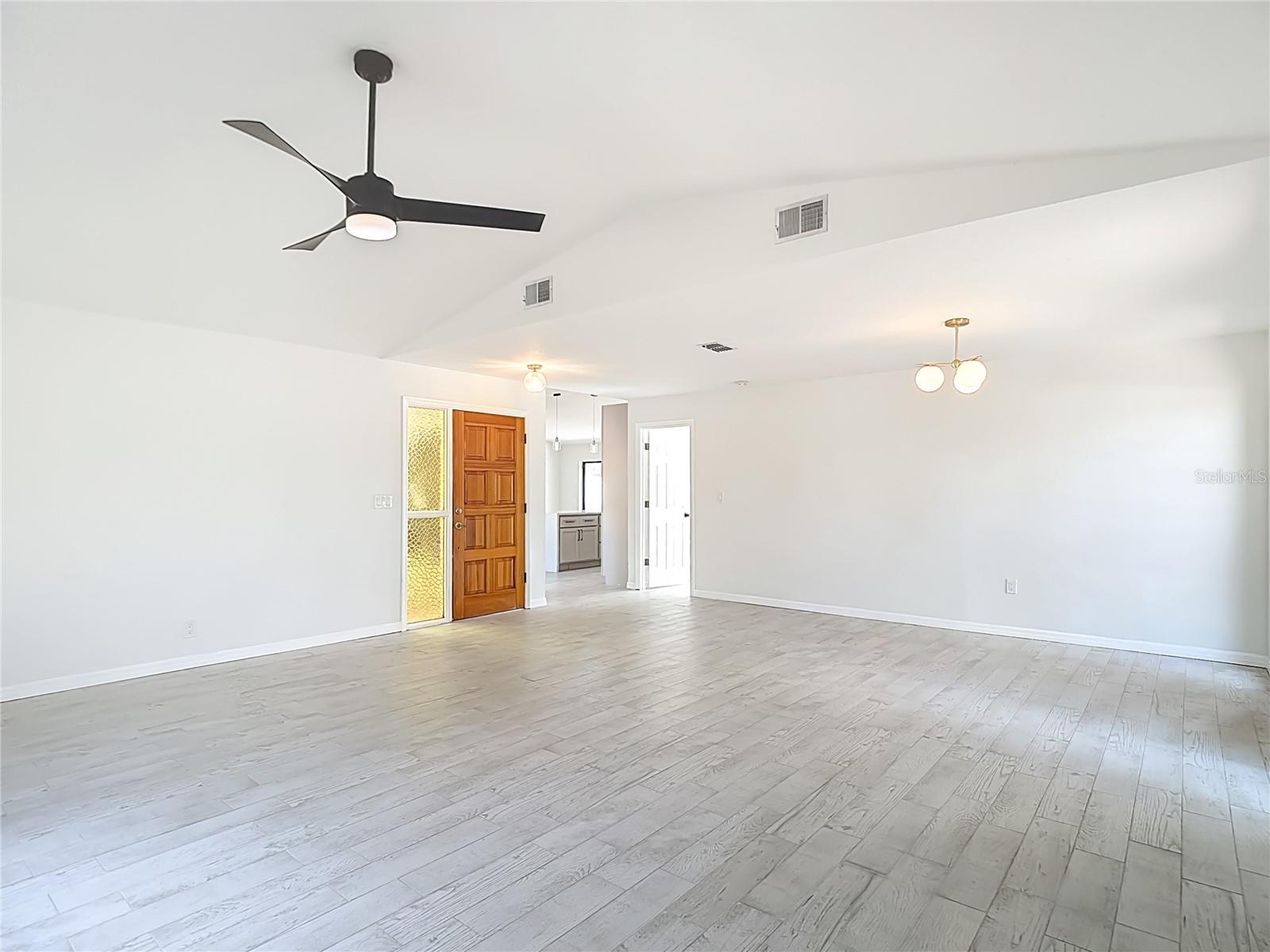 Image 11 of 53 For 7478 Dundee Way