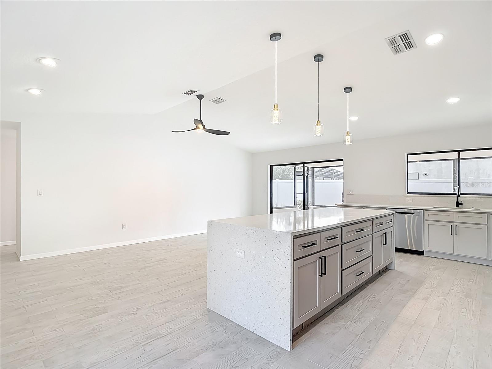 Image 14 of 53 For 7478 Dundee Way