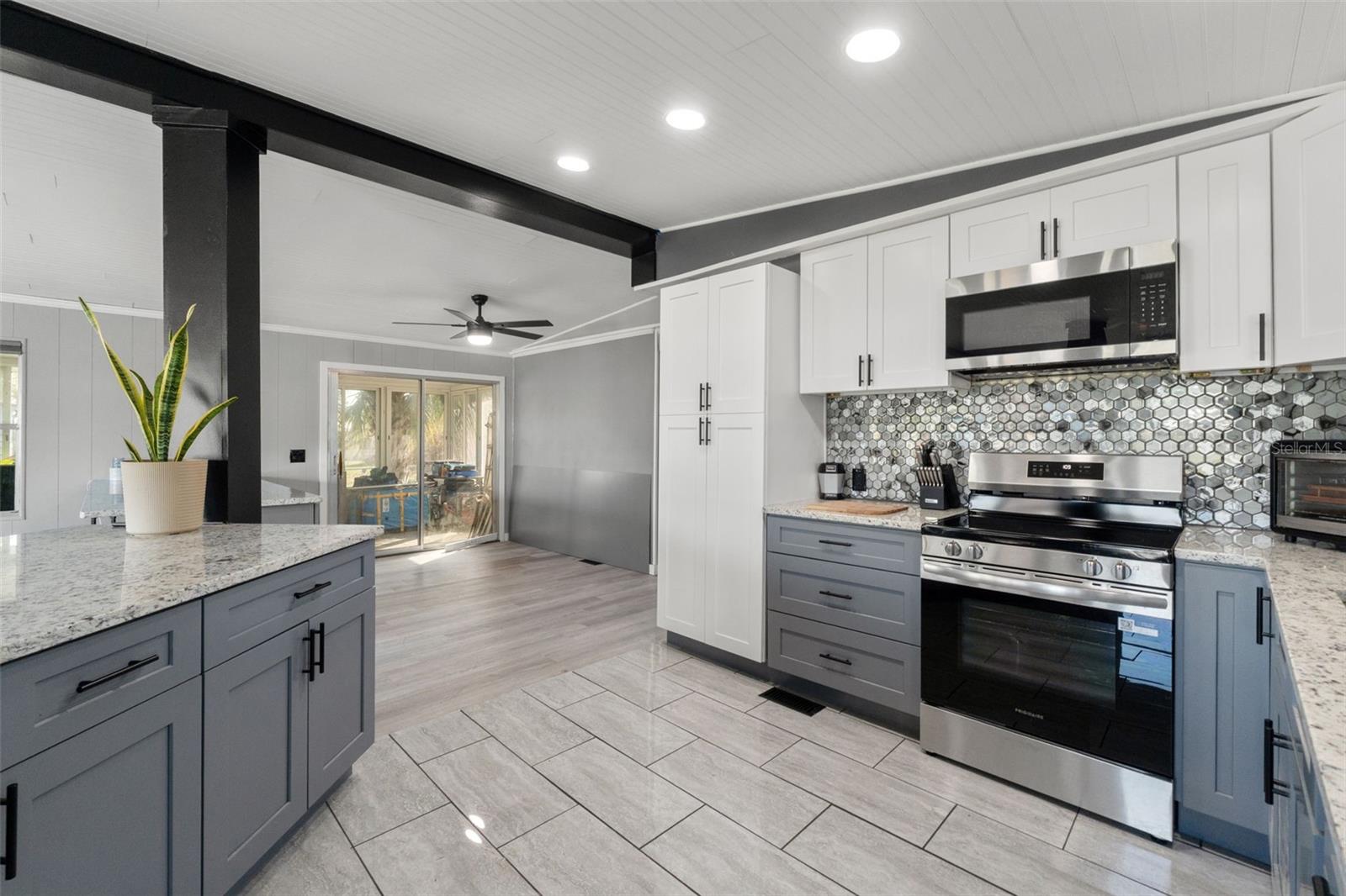 Image 12 of 33 For 8431 Moonlight Avenue