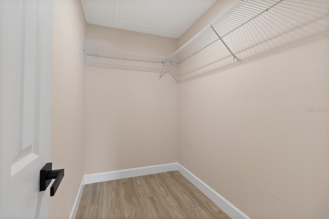 Listing photo id 16 for 11614 Bee Hive Lane