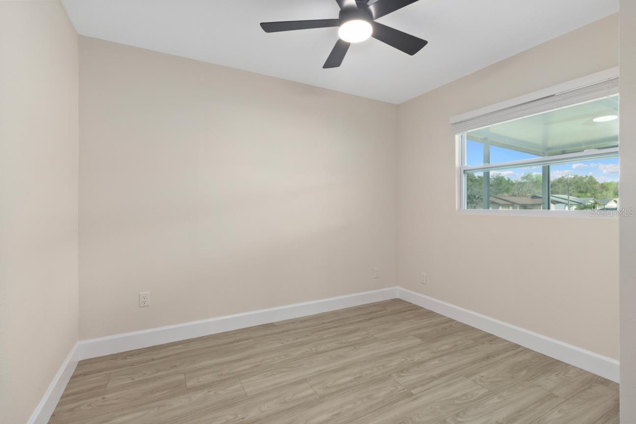 Listing photo id 17 for 11614 Bee Hive Lane