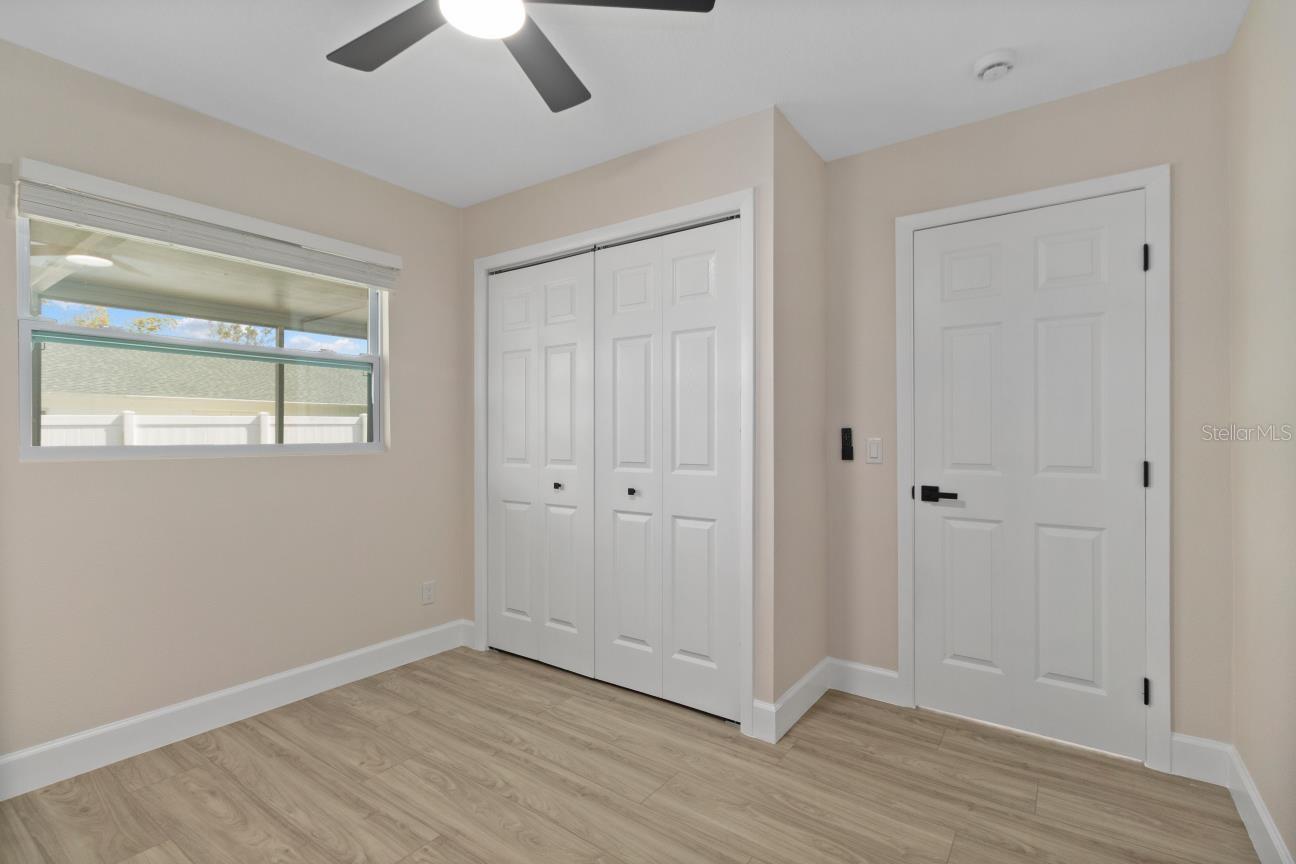 Listing photo id 18 for 11614 Bee Hive Lane