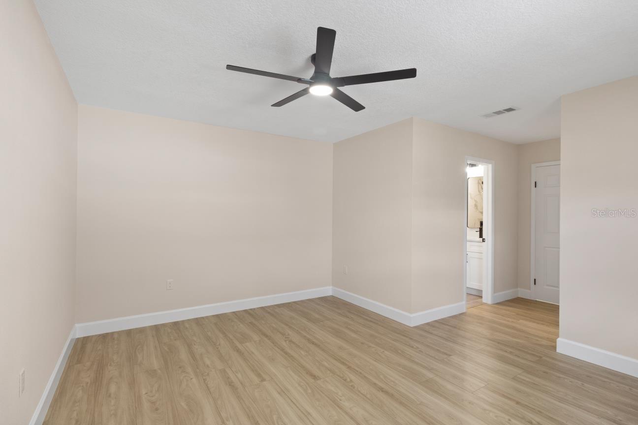 Listing photo id 25 for 11614 Bee Hive Lane