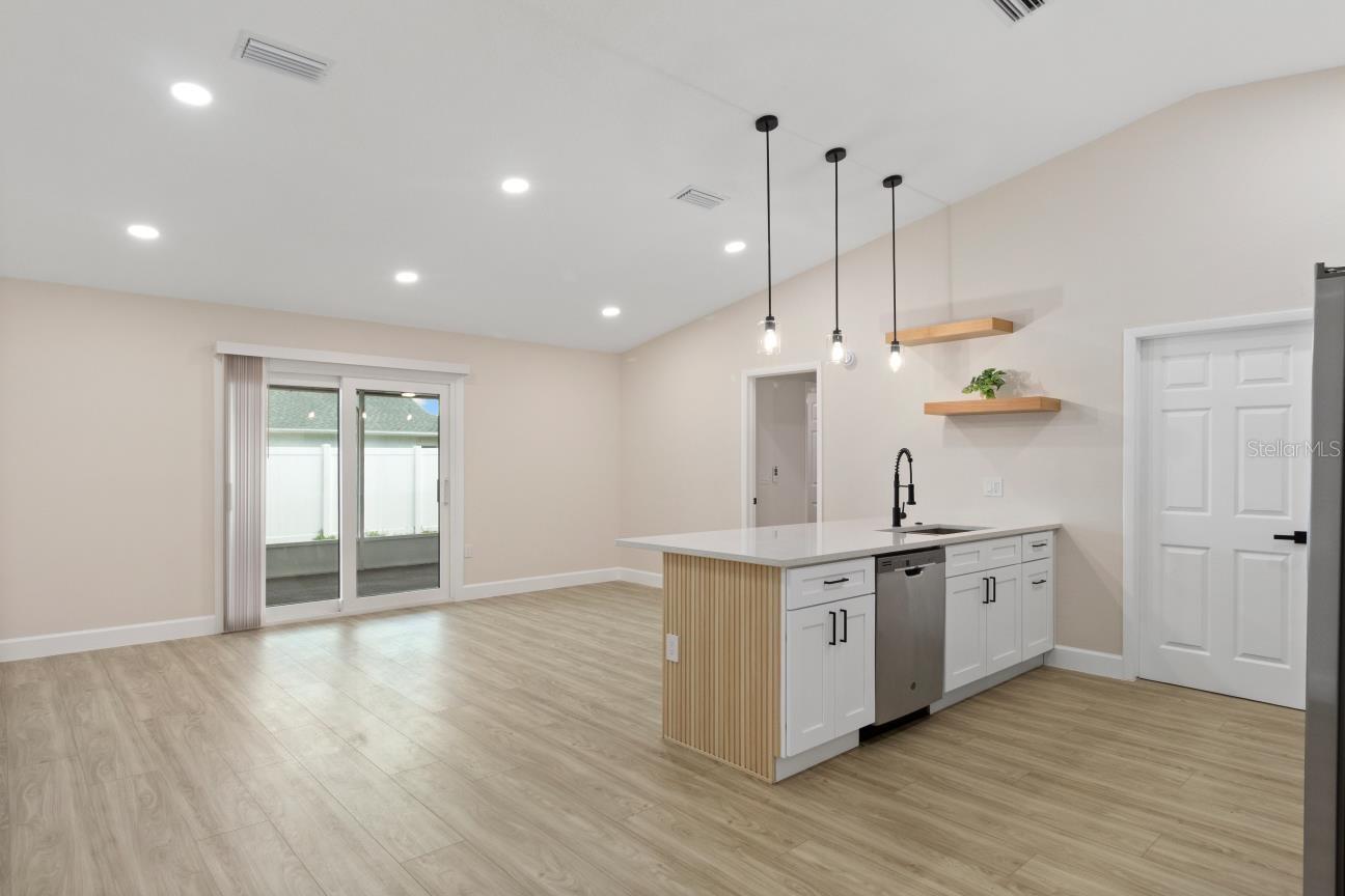 Listing photo id 26 for 11614 Bee Hive Lane