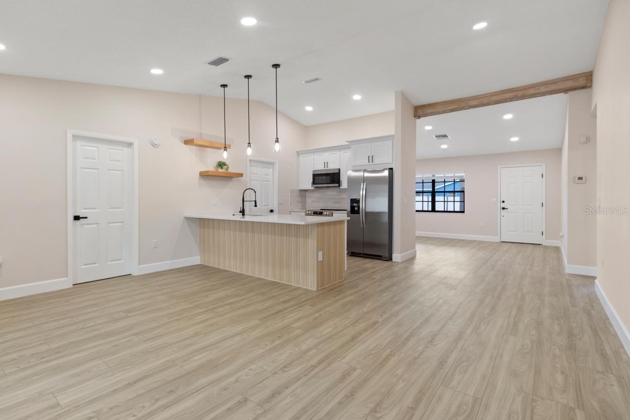 Listing photo id 29 for 11614 Bee Hive Lane