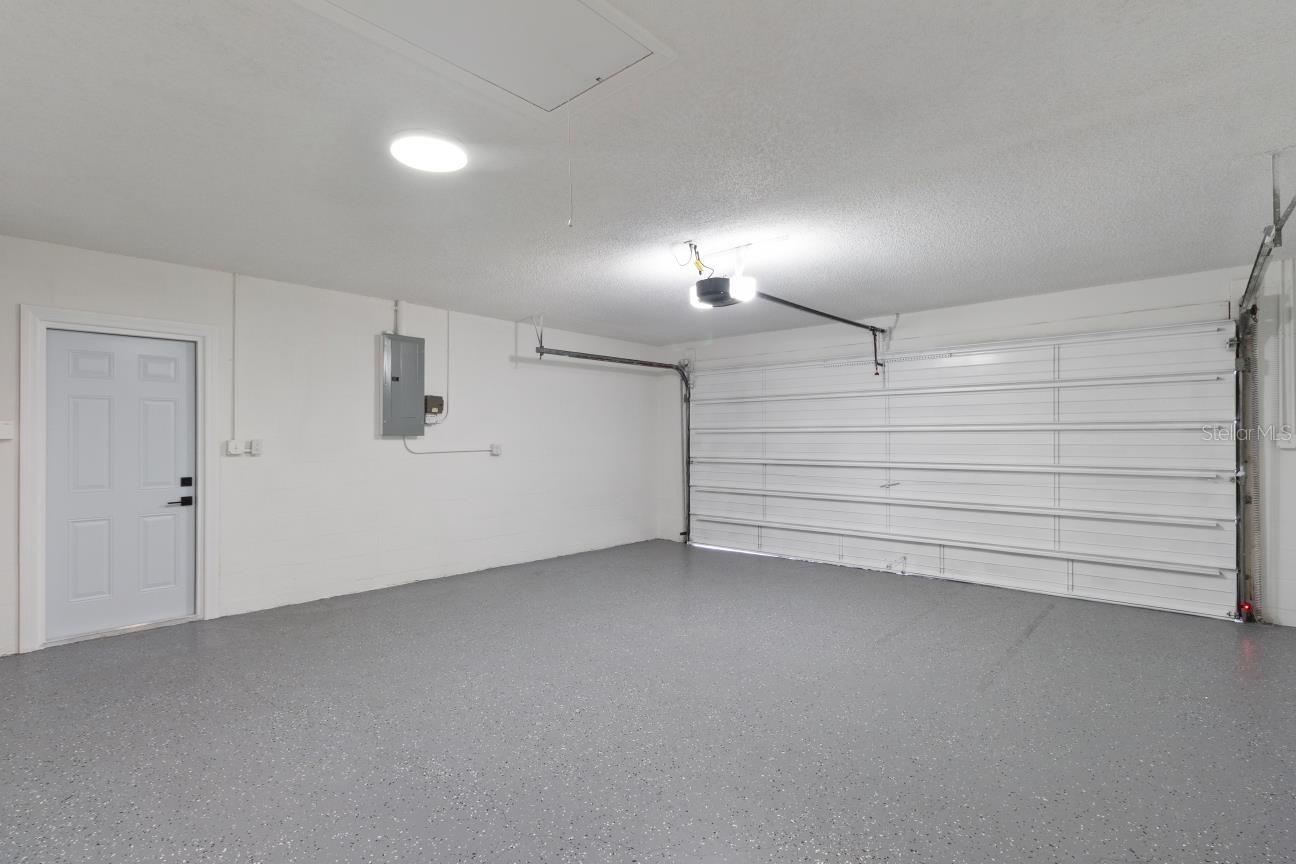 Listing photo id 31 for 11614 Bee Hive Lane