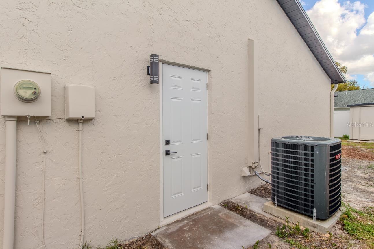 Listing photo id 33 for 11614 Bee Hive Lane