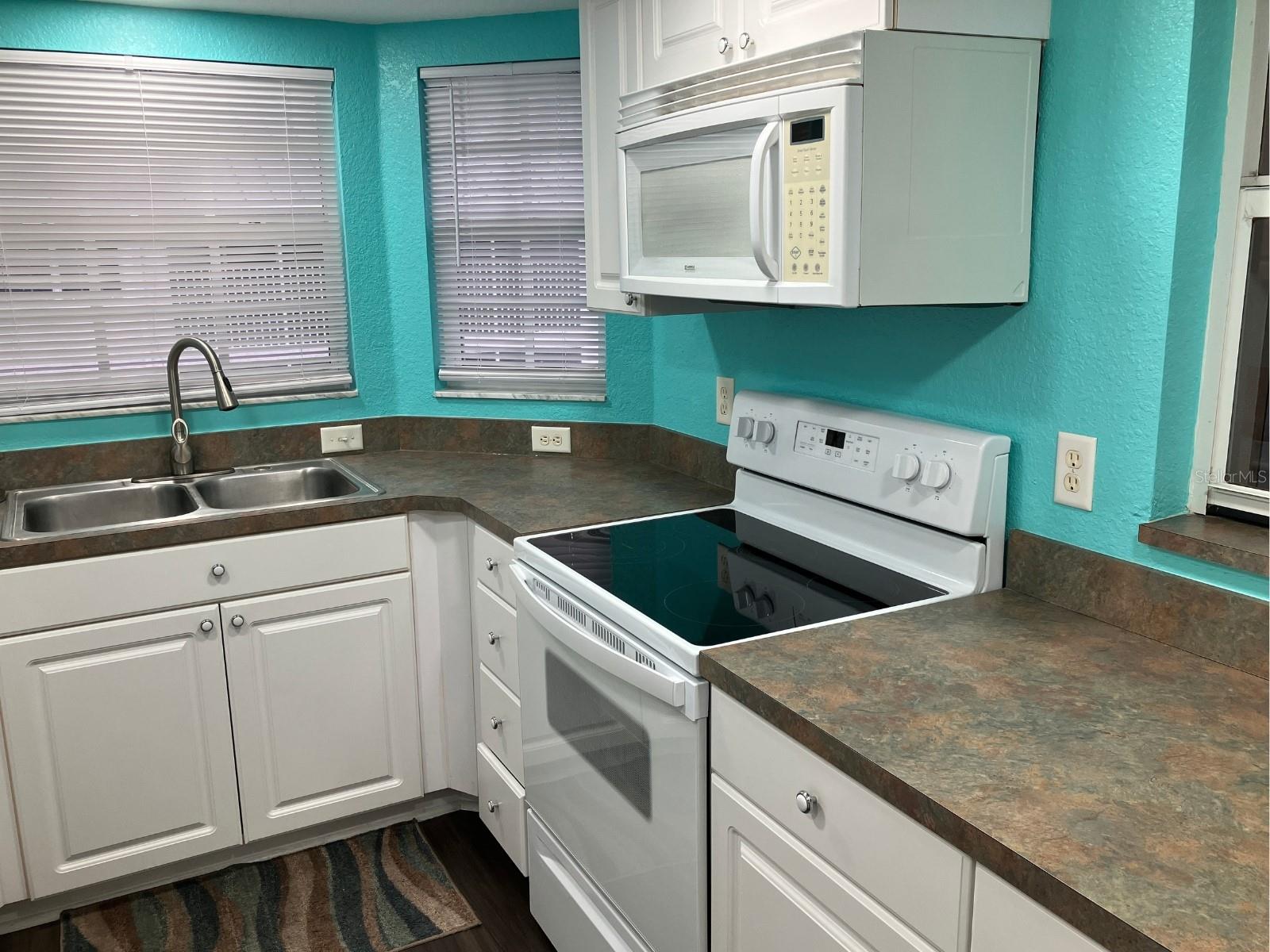 Image 10 of 35 For 21146 Fountain View Lane 4303