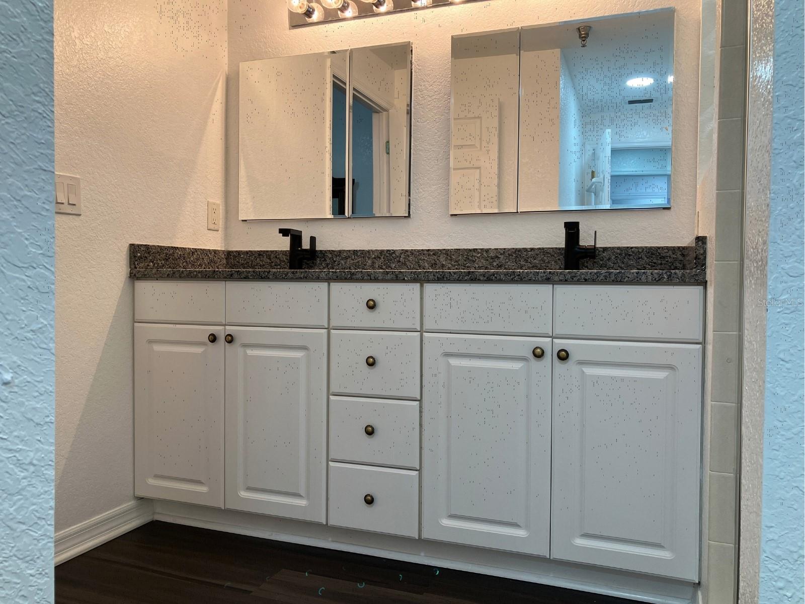 Image 16 of 35 For 21146 Fountain View Lane 4303