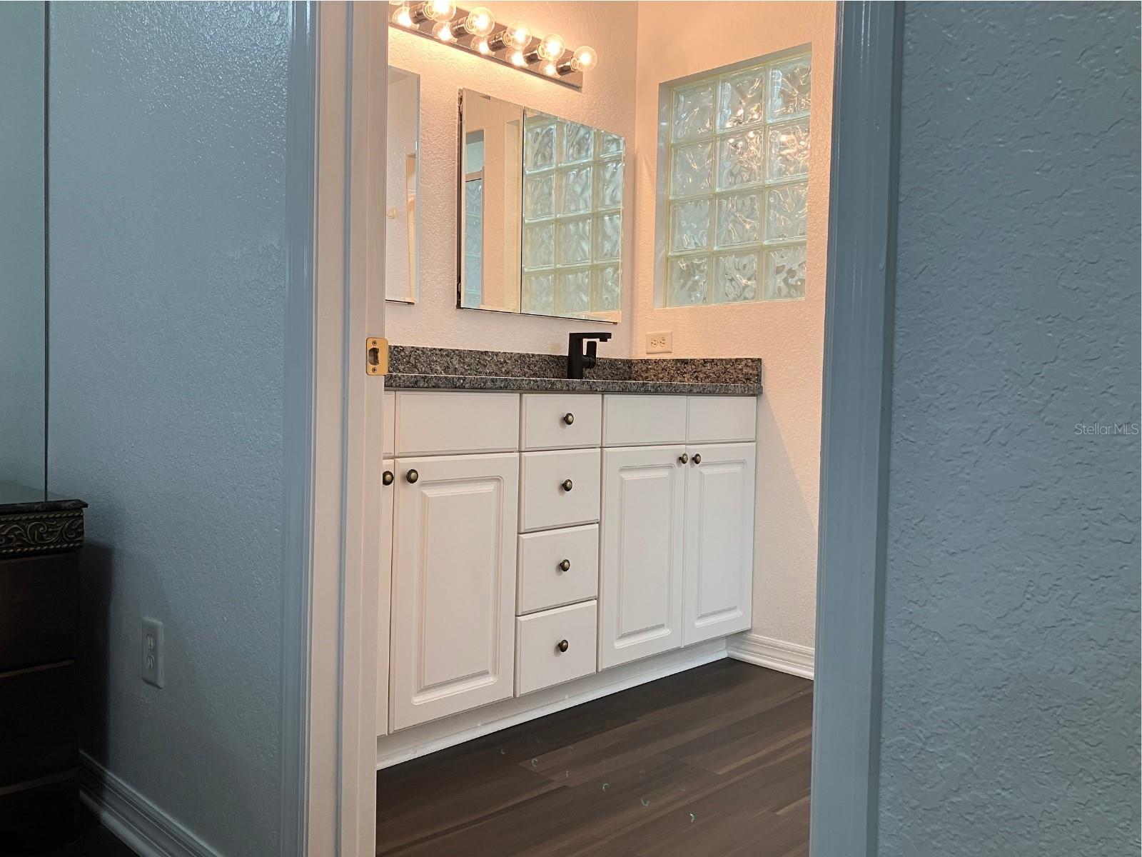 Image 17 of 35 For 21146 Fountain View Lane 4303