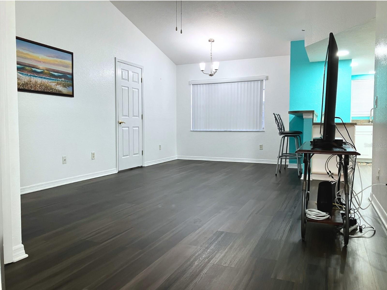 Image 4 of 35 For 21146 Fountain View Lane 4303