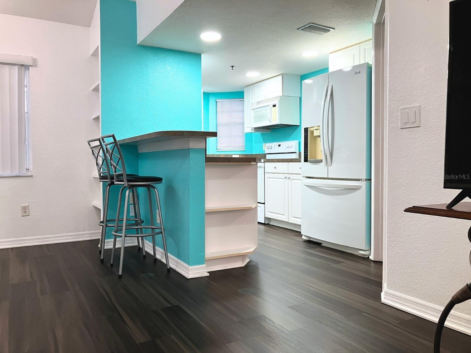 Image 5 of 35 For 21146 Fountain View Lane 4303