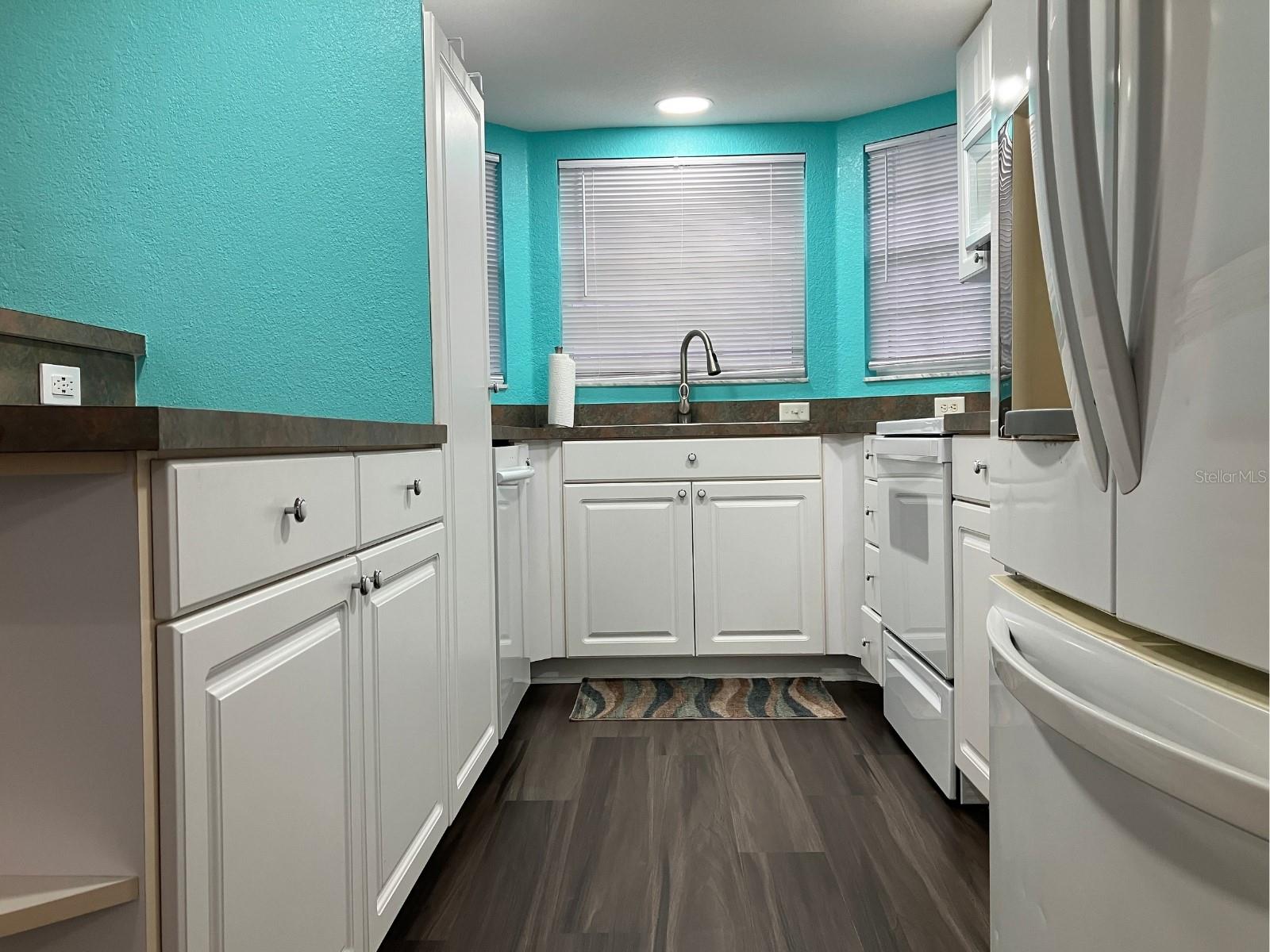 Image 7 of 35 For 21146 Fountain View Lane 4303