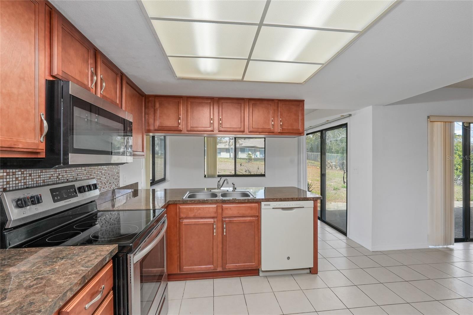 Image 16 of 35 For 13143 Lawrence Street