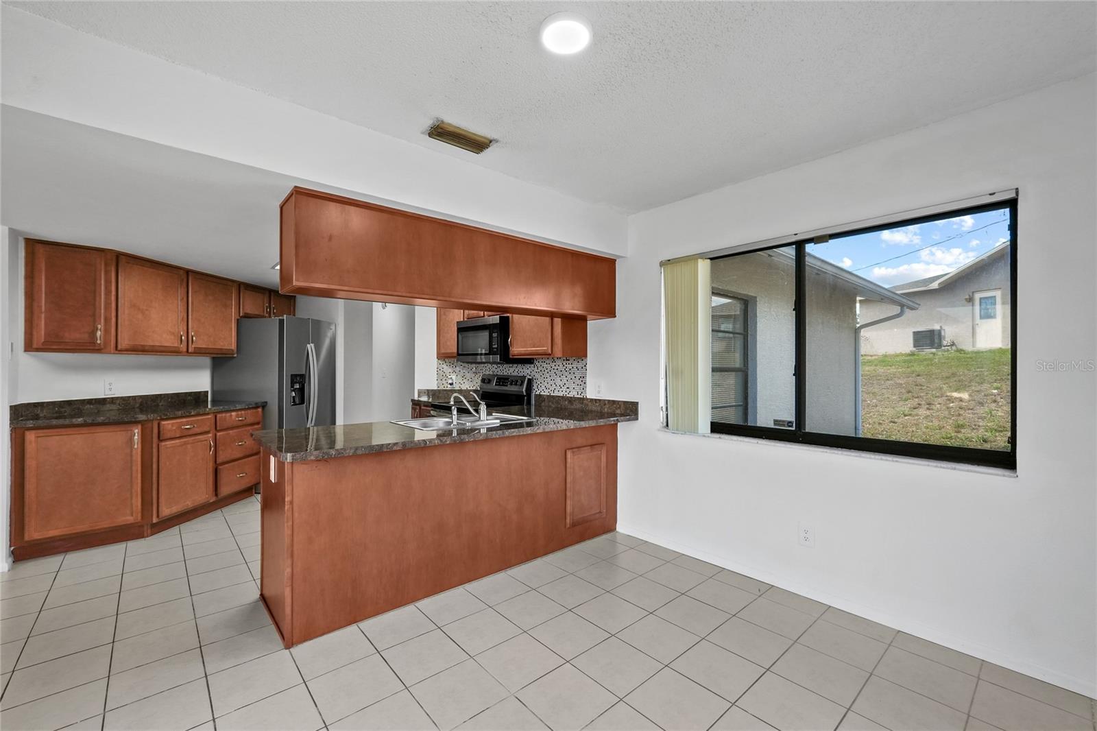 Image 18 of 35 For 13143 Lawrence Street