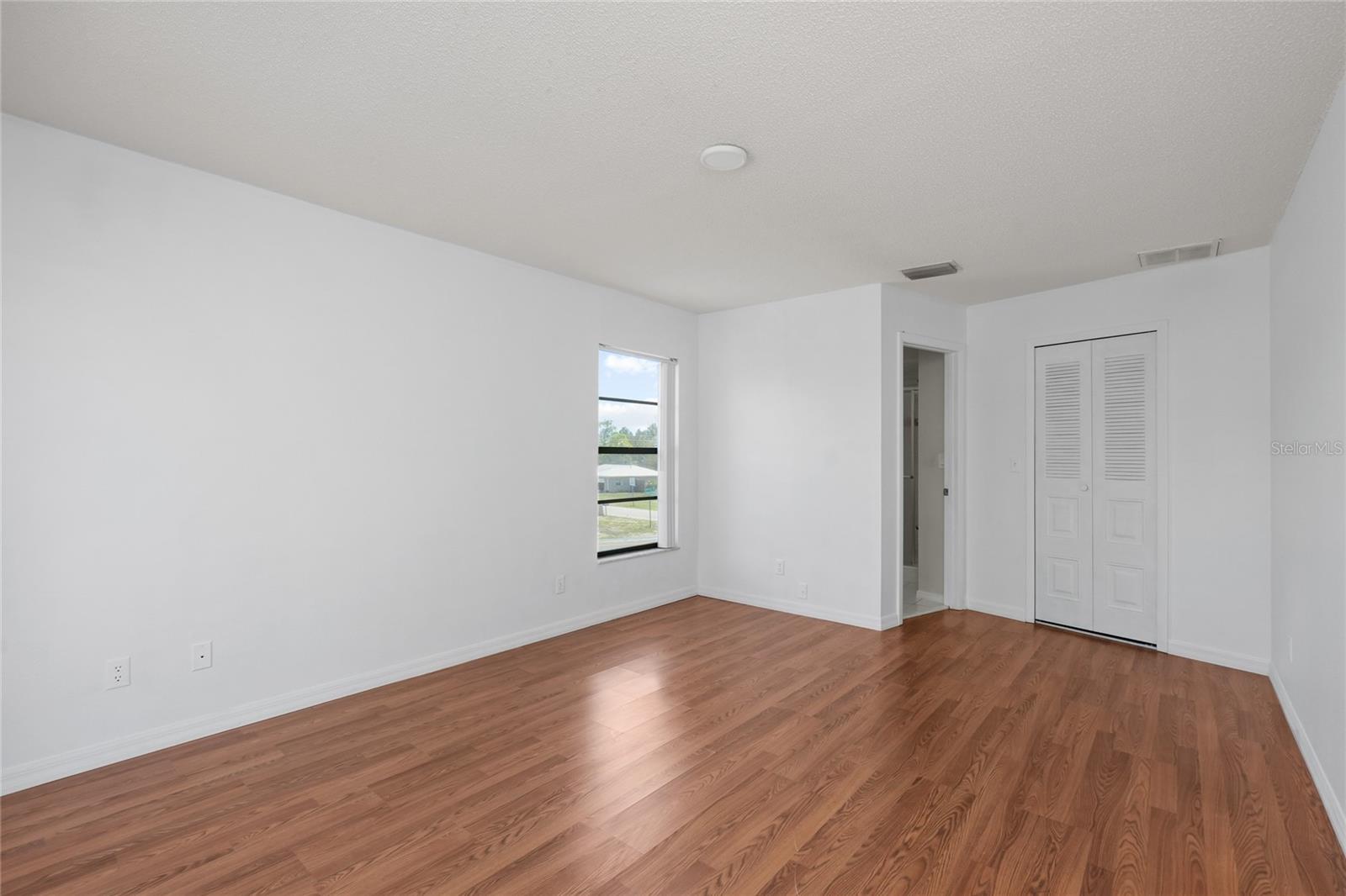 Image 23 of 35 For 13143 Lawrence Street