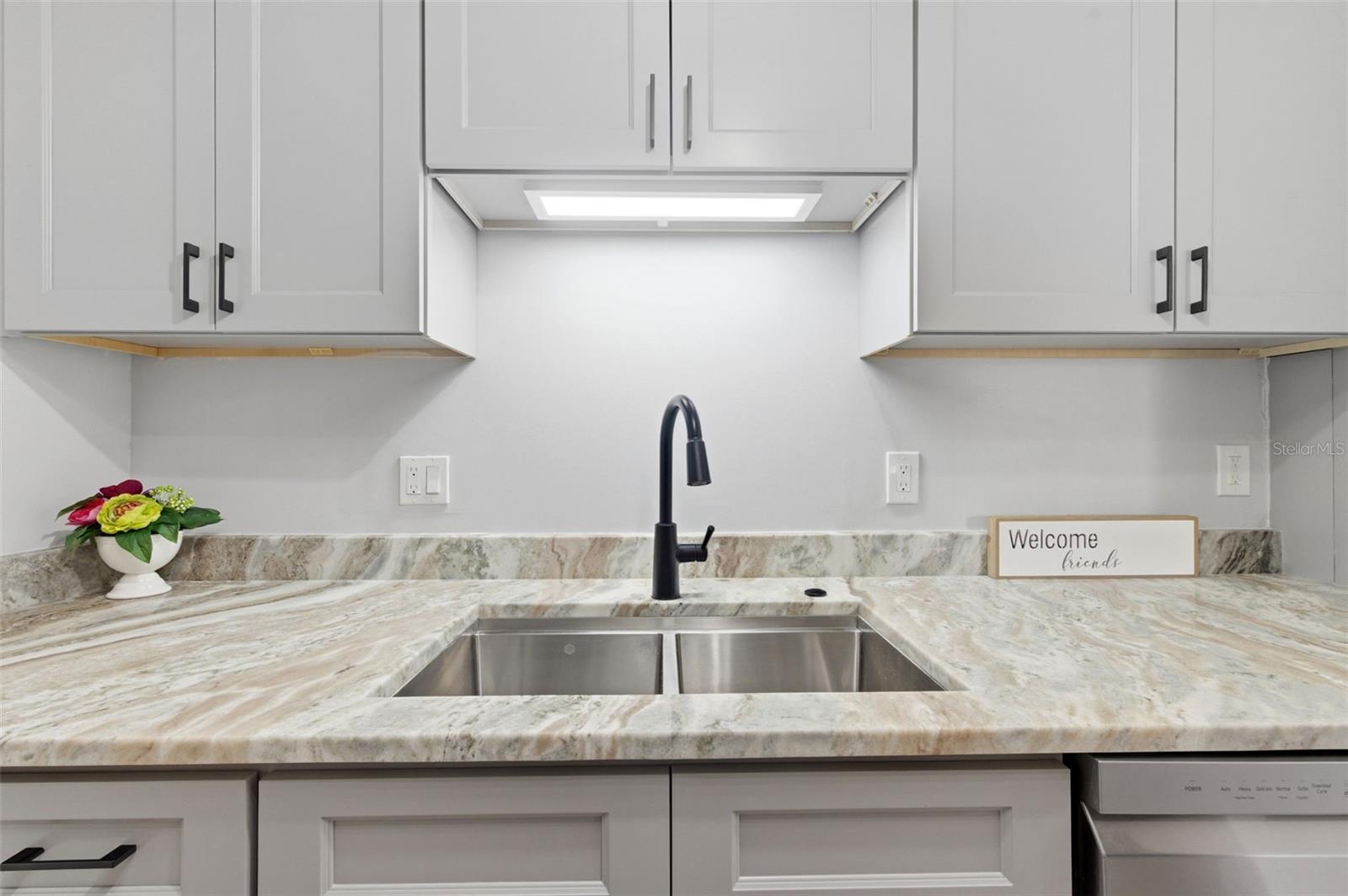 Image 19 of 70 For 5203 Manor Drive