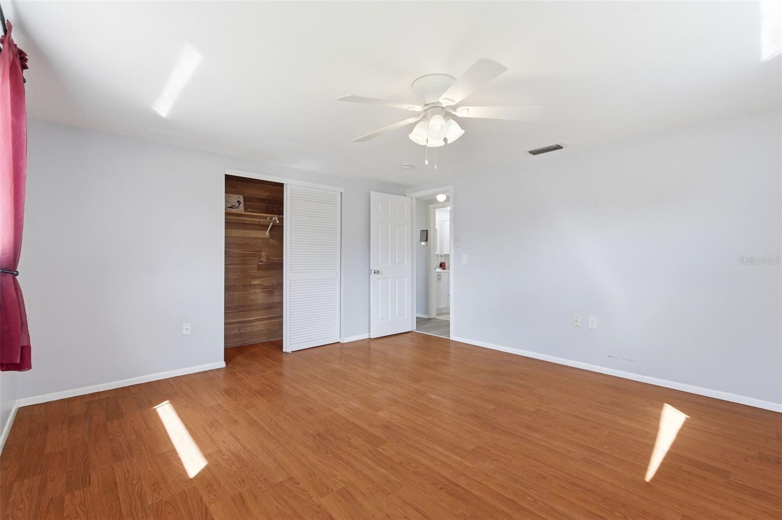 Image 25 of 70 For 5203 Manor Drive