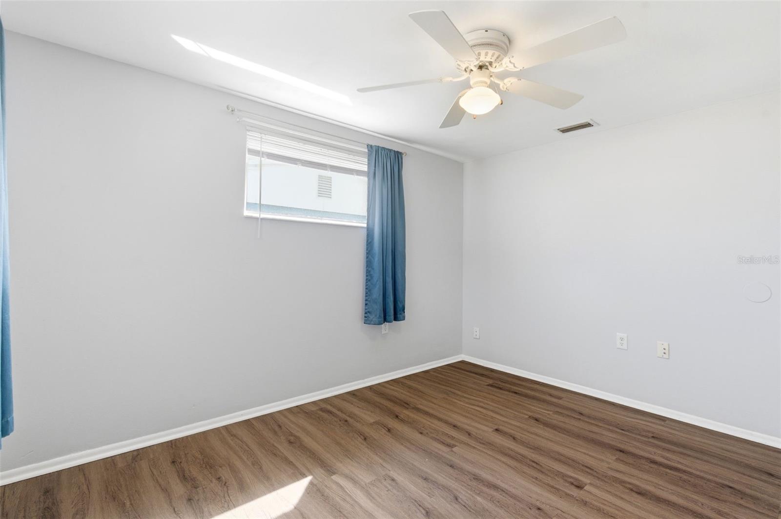 Image 30 of 70 For 5203 Manor Drive