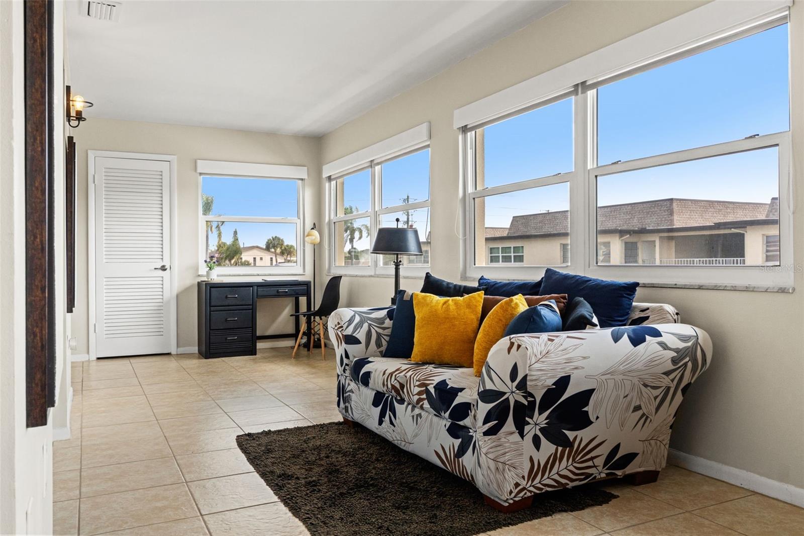 Image 18 of 31 For 5111 Amulet Drive 202