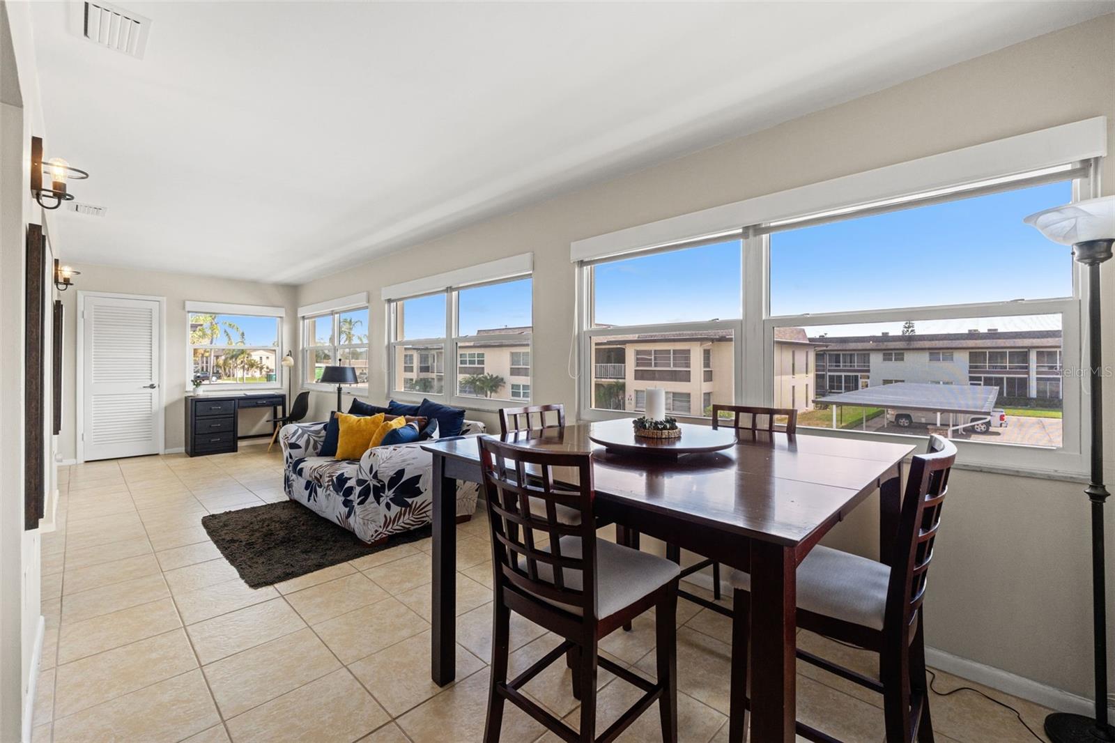 Image 19 of 31 For 5111 Amulet Drive 202