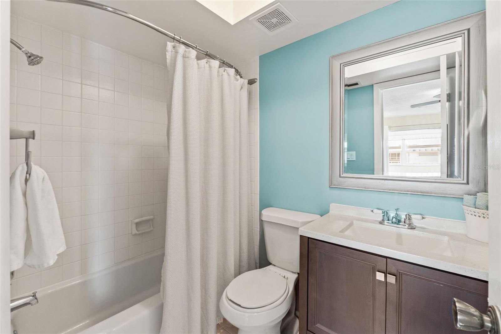 Image 6 of 31 For 5111 Amulet Drive 202