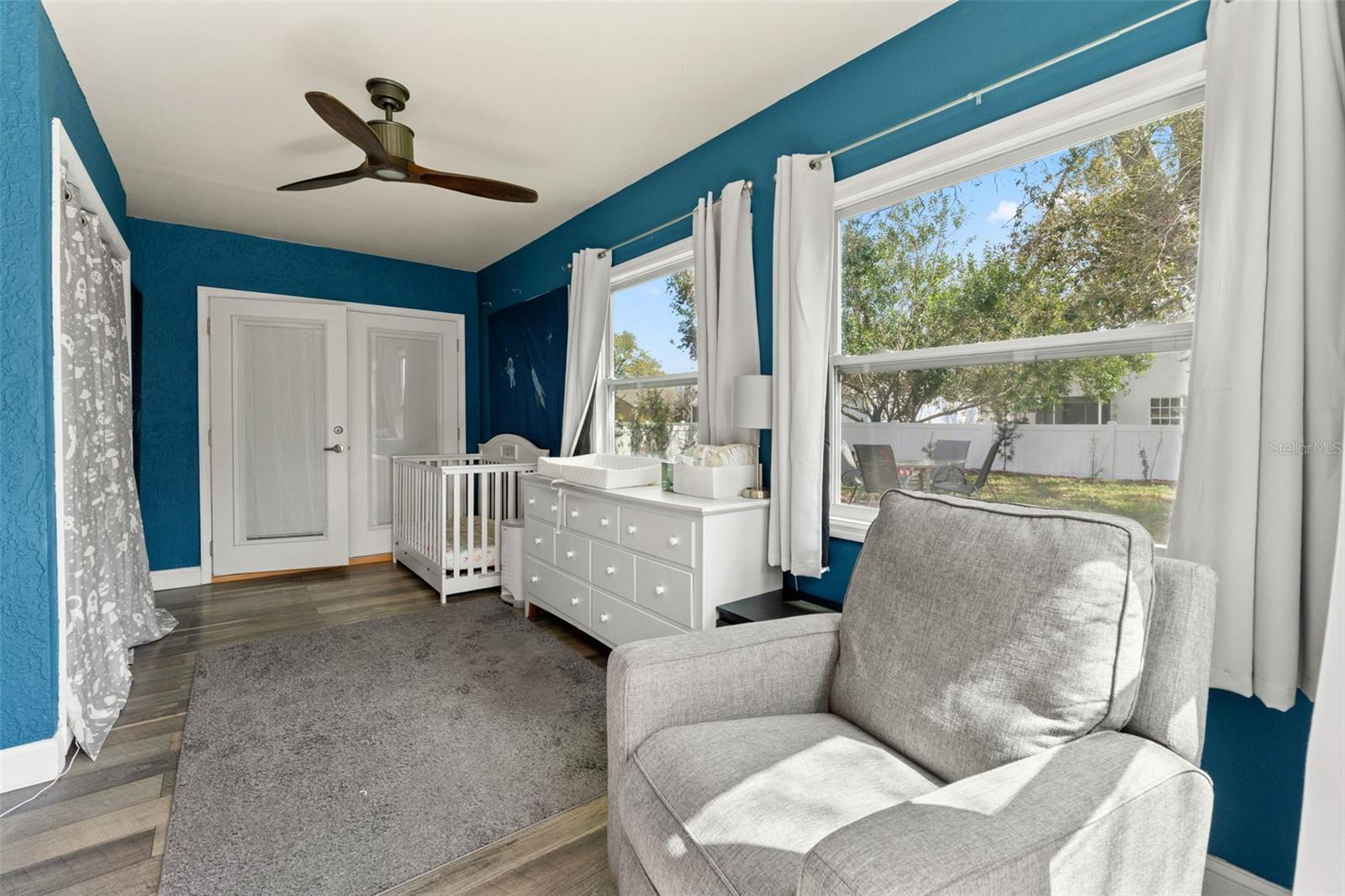 Listing photo id 17 for 4128 Foxboro Drive