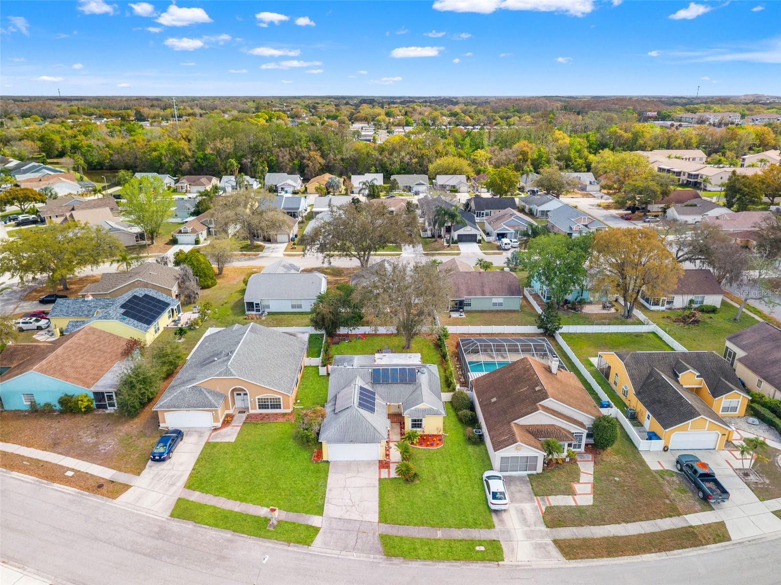 Listing photo id 22 for 4128 Foxboro Drive