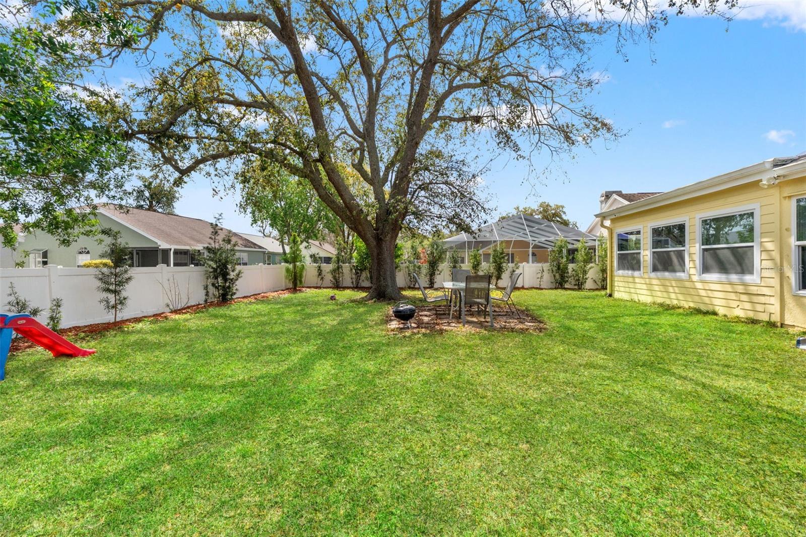 Listing photo id 33 for 4128 Foxboro Drive