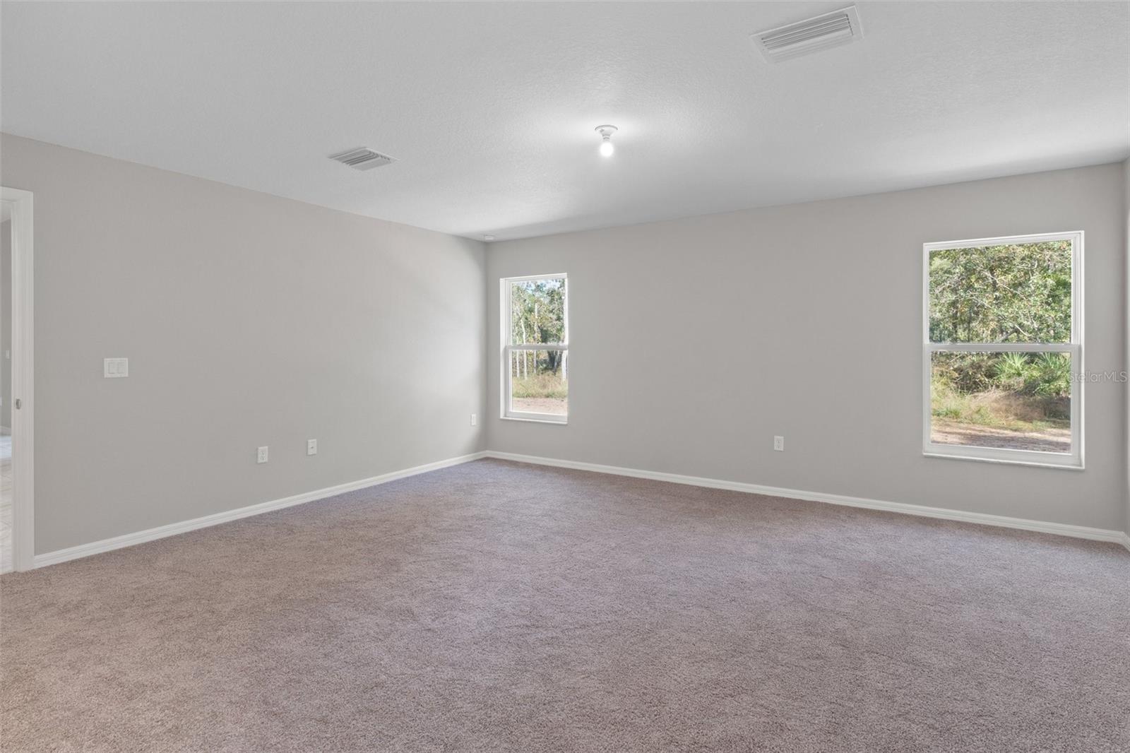 Image 34 of 48 For 17 Hawthorne Court