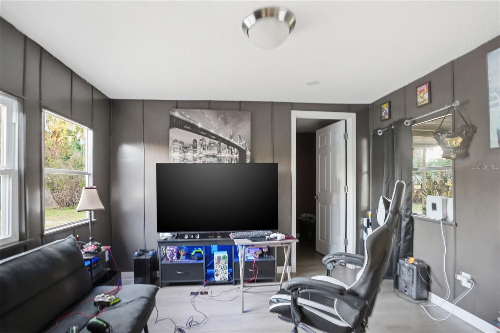 Image 4 of 46 For 2085 Stonebrook Drive