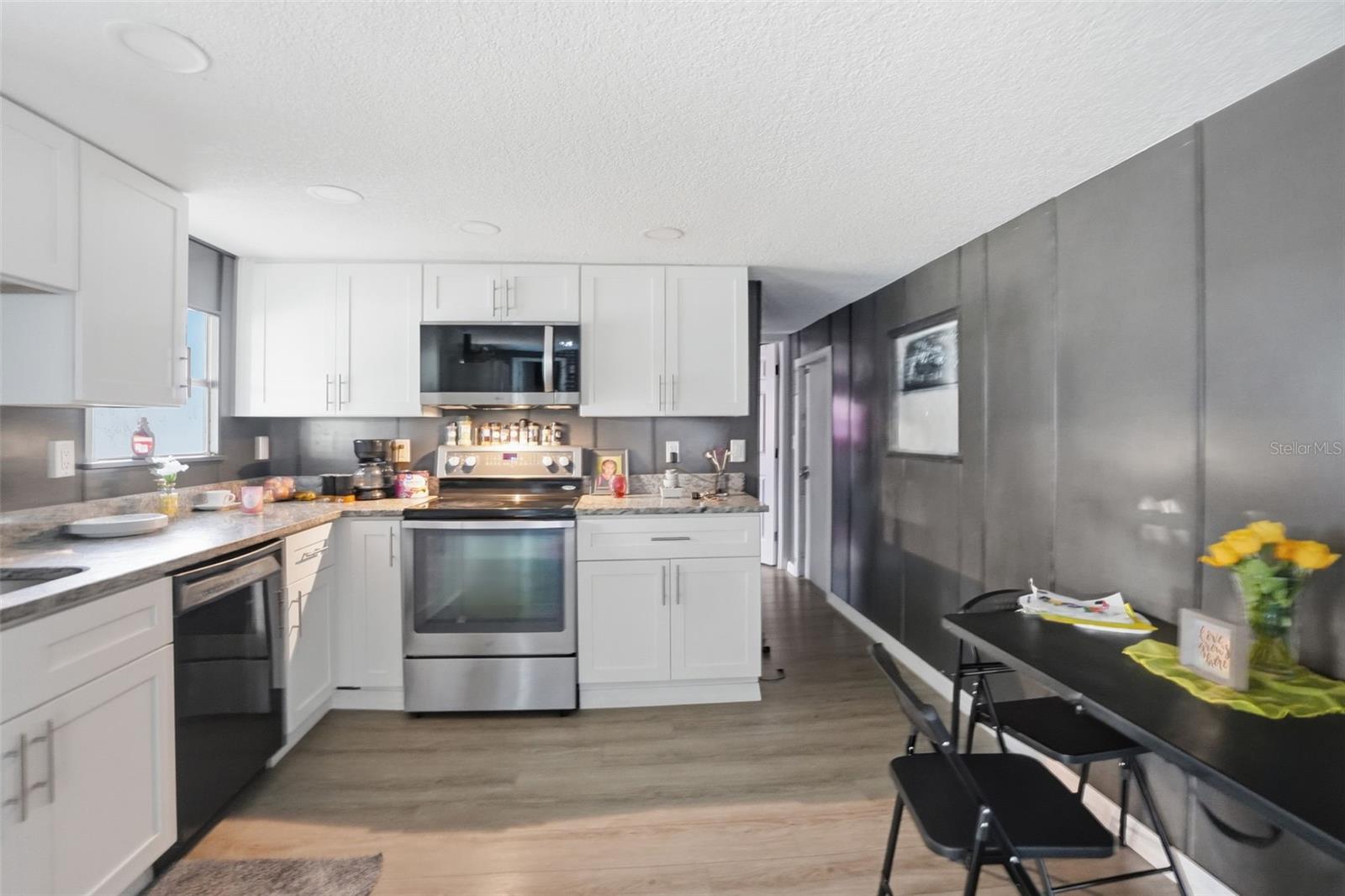 Image 7 of 46 For 2085 Stonebrook Drive