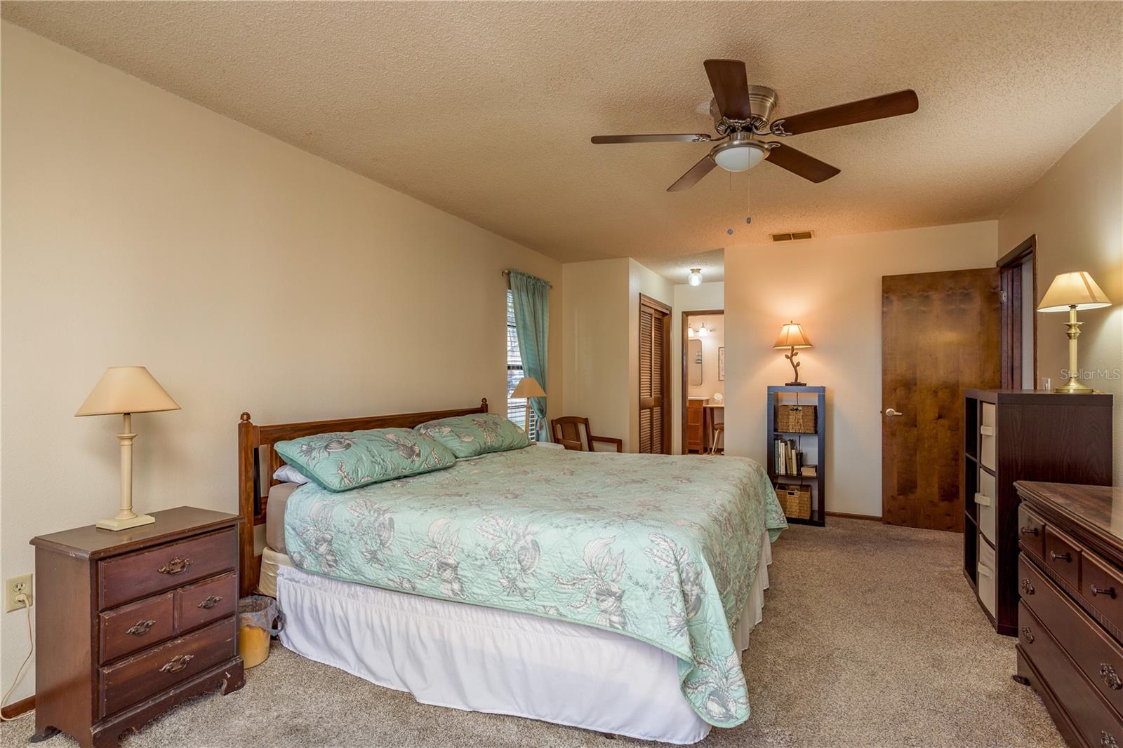 Image 17 of 58 For 1462 Lakeview Drive