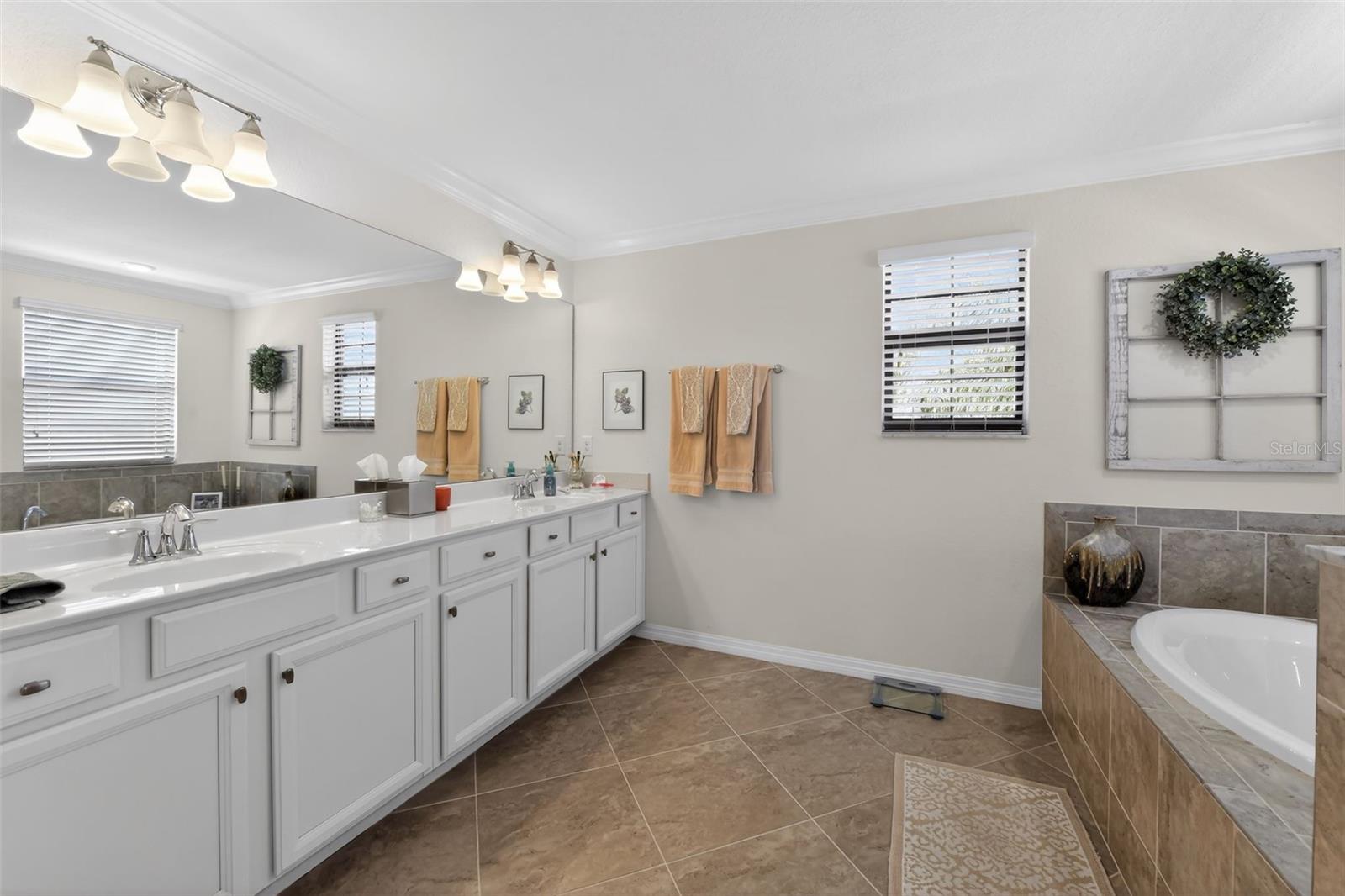 Image 2 of 13 For 517 Mimosa Court