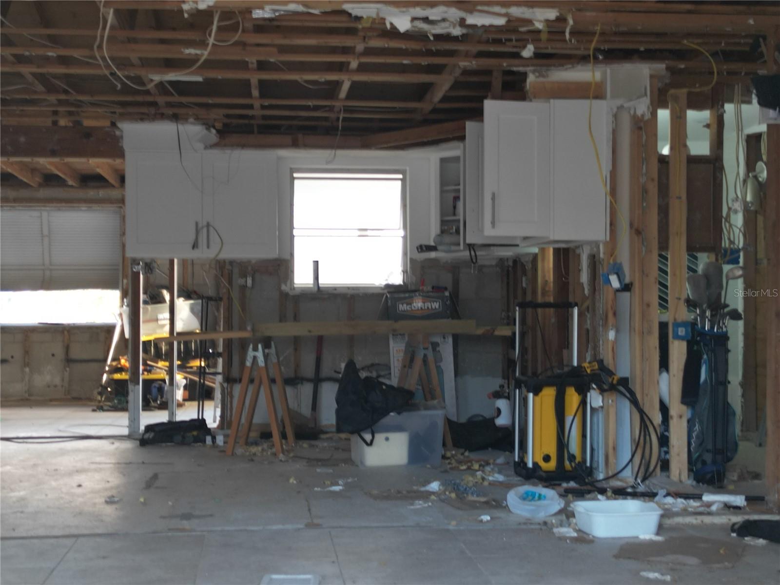 Image 12 of 25 For 8402 Damen Lane