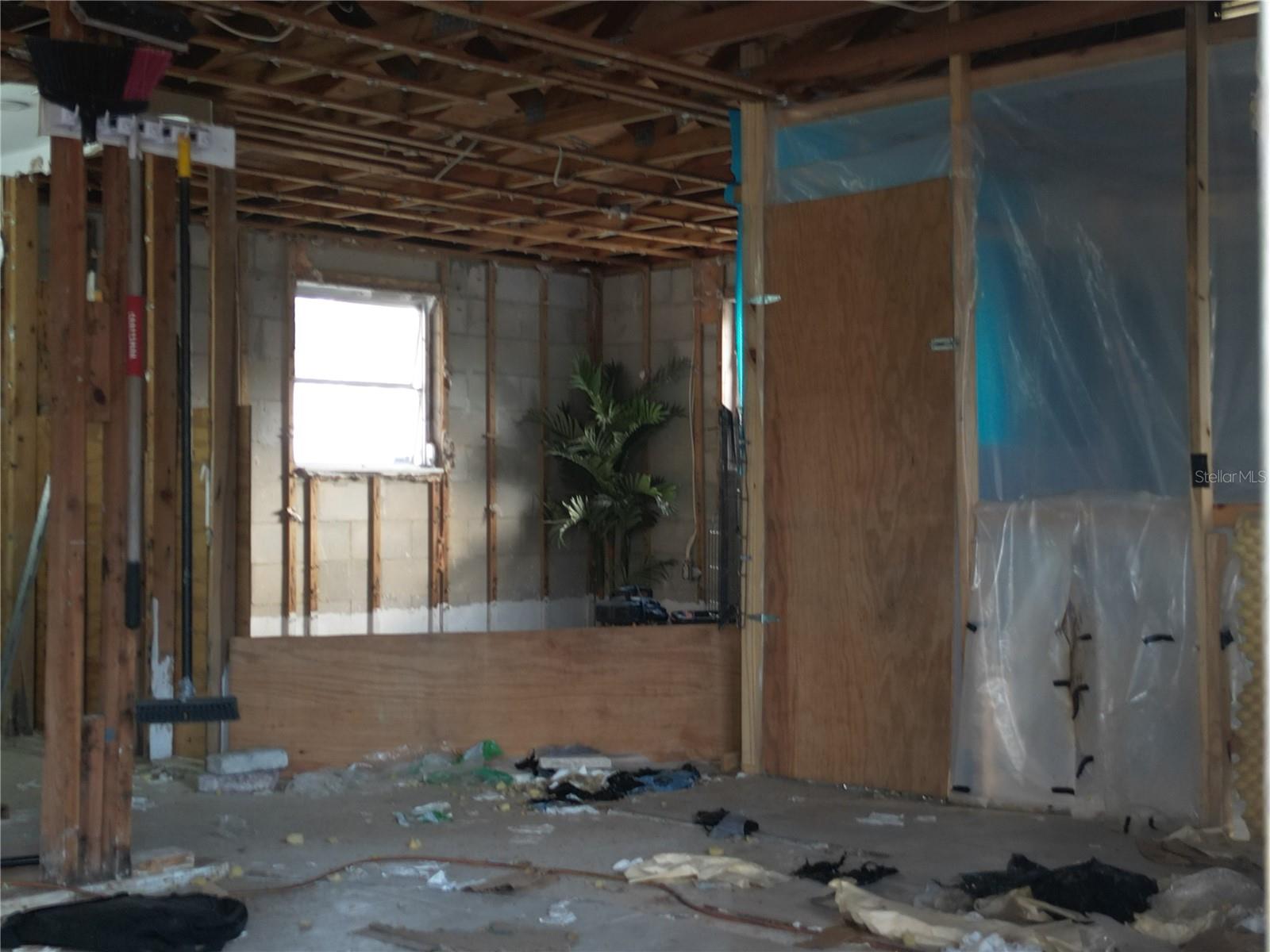 Image 13 of 25 For 8402 Damen Lane