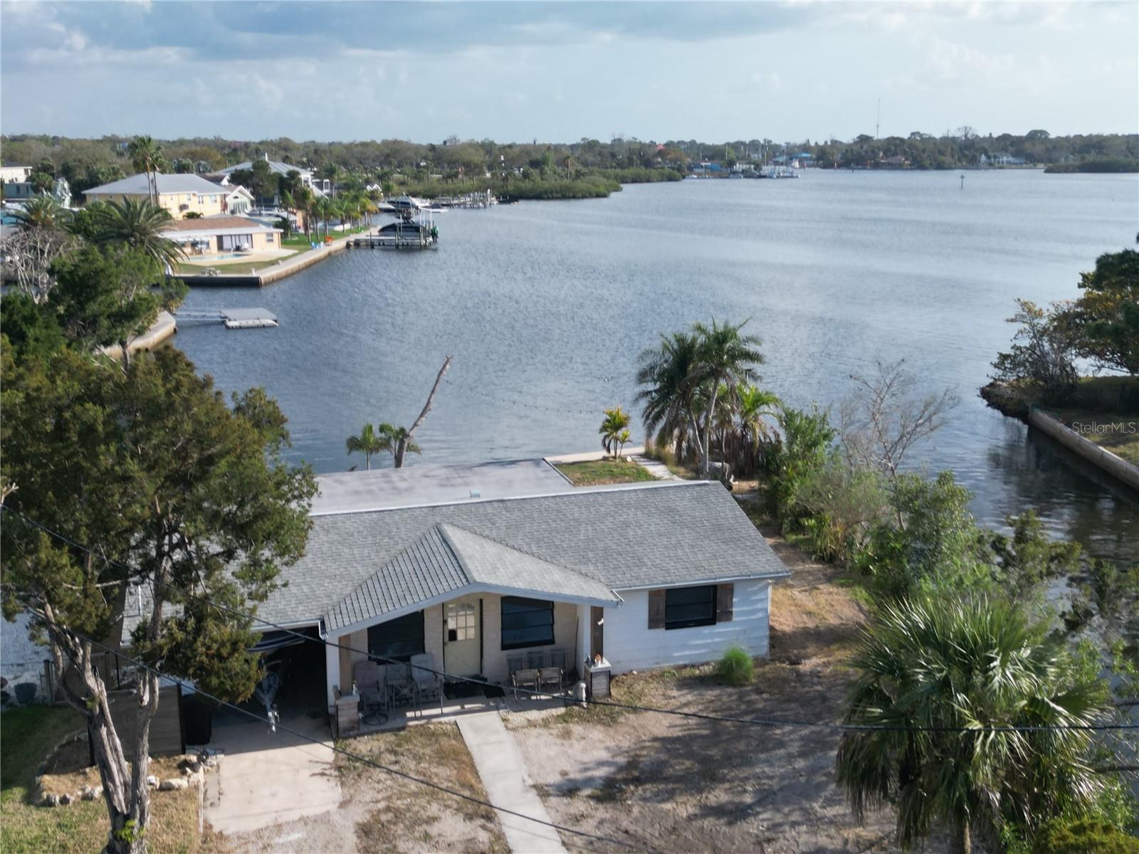 Image 16 of 25 For 8402 Damen Lane