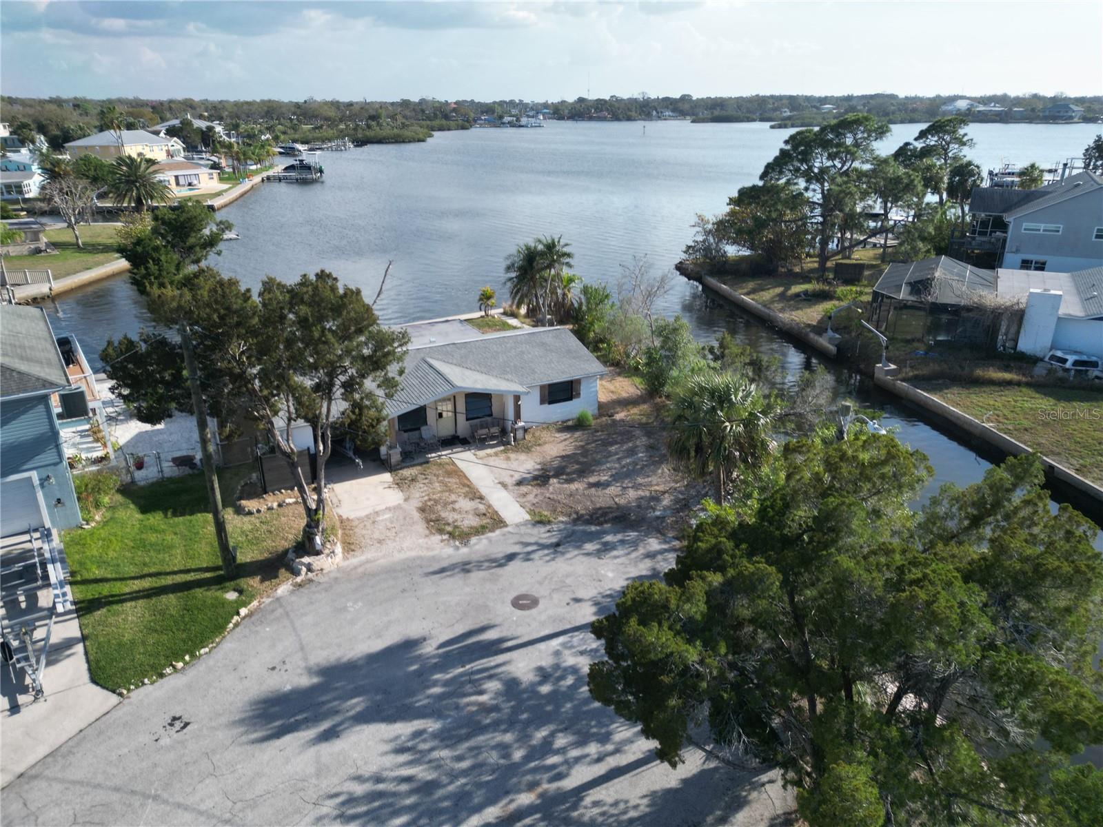 Image 2 of 25 For 8402 Damen Lane