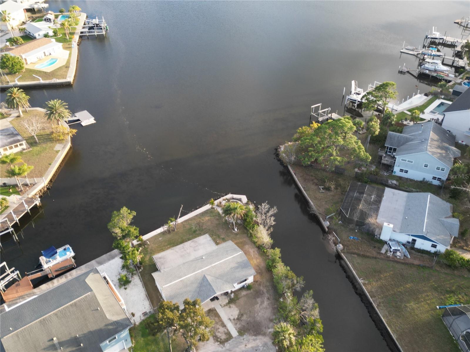 Image 5 of 25 For 8402 Damen Lane