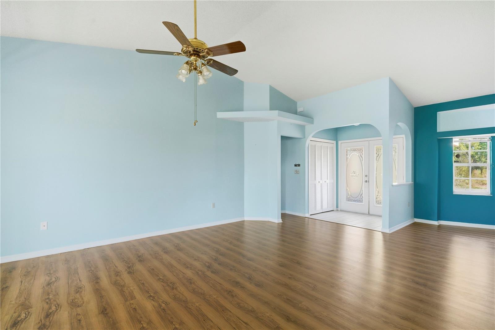 Image 10 of 39 For 10358 Ireland Street