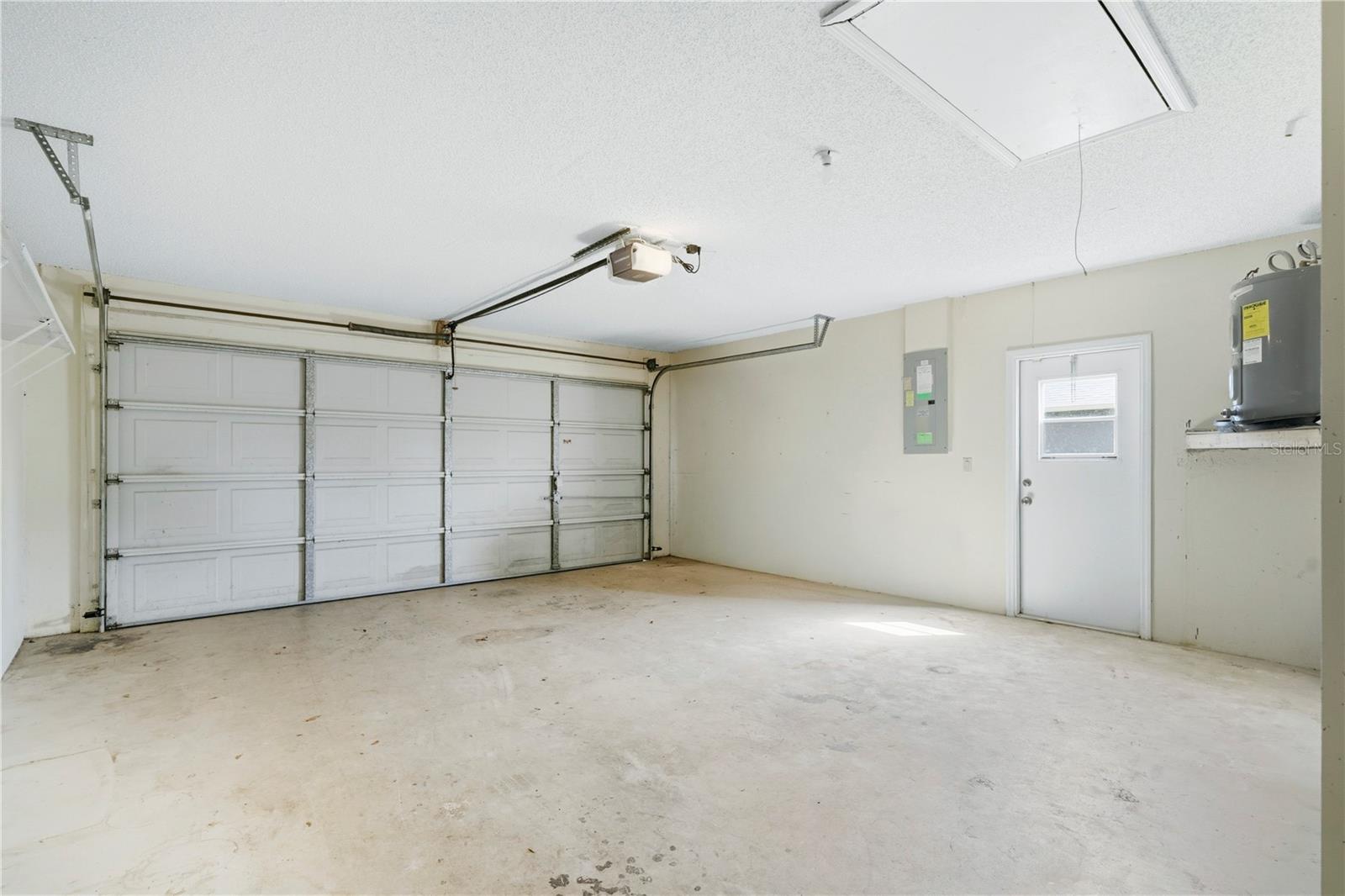 Image 30 of 39 For 10358 Ireland Street