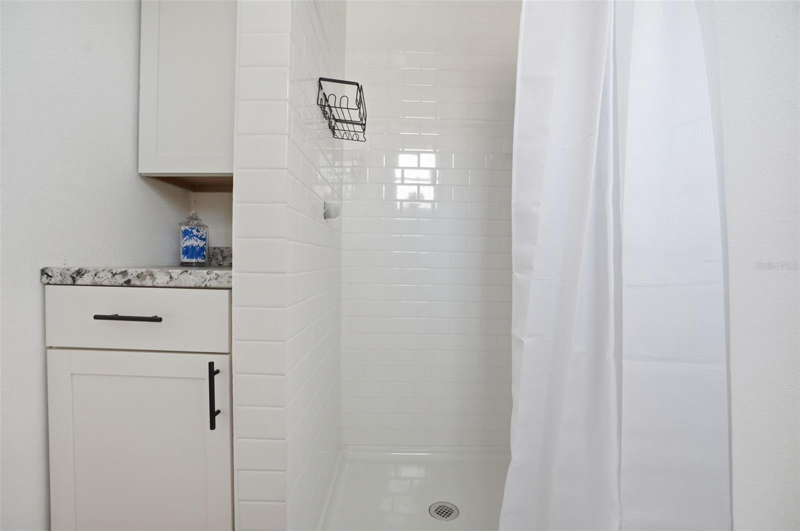 Image 13 of 37 For 2076 Landover Boulevard