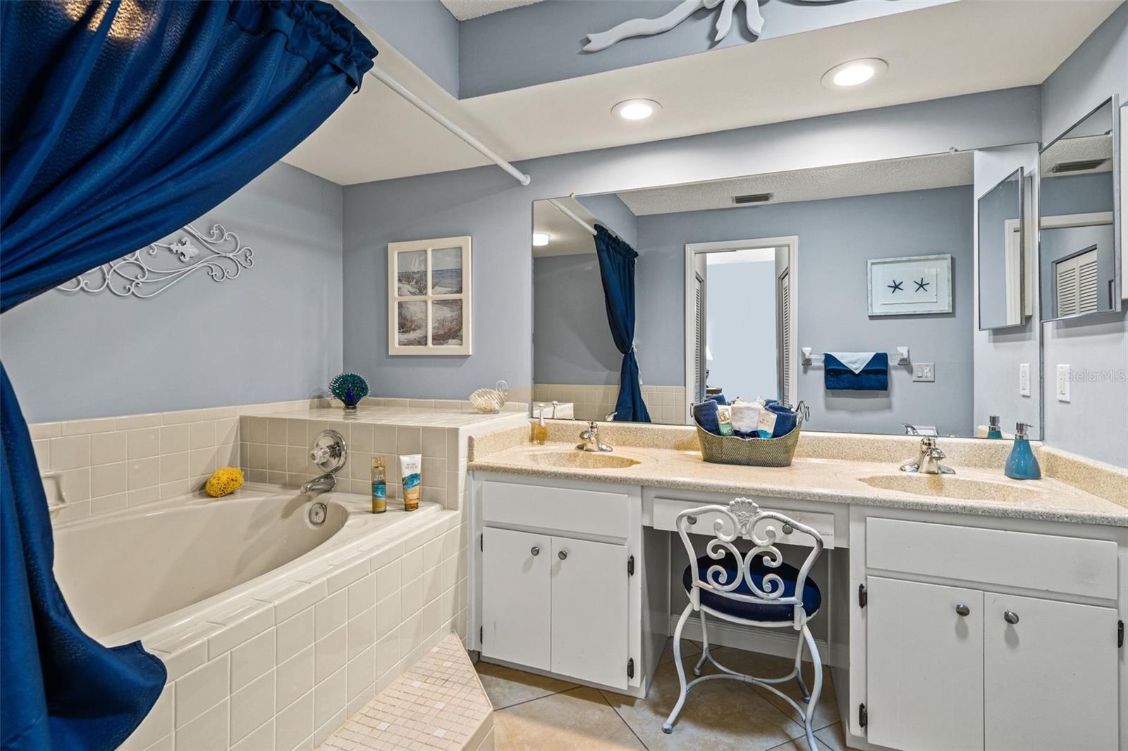 Image 23 of 65 For 6713 Oak Cluster Circle