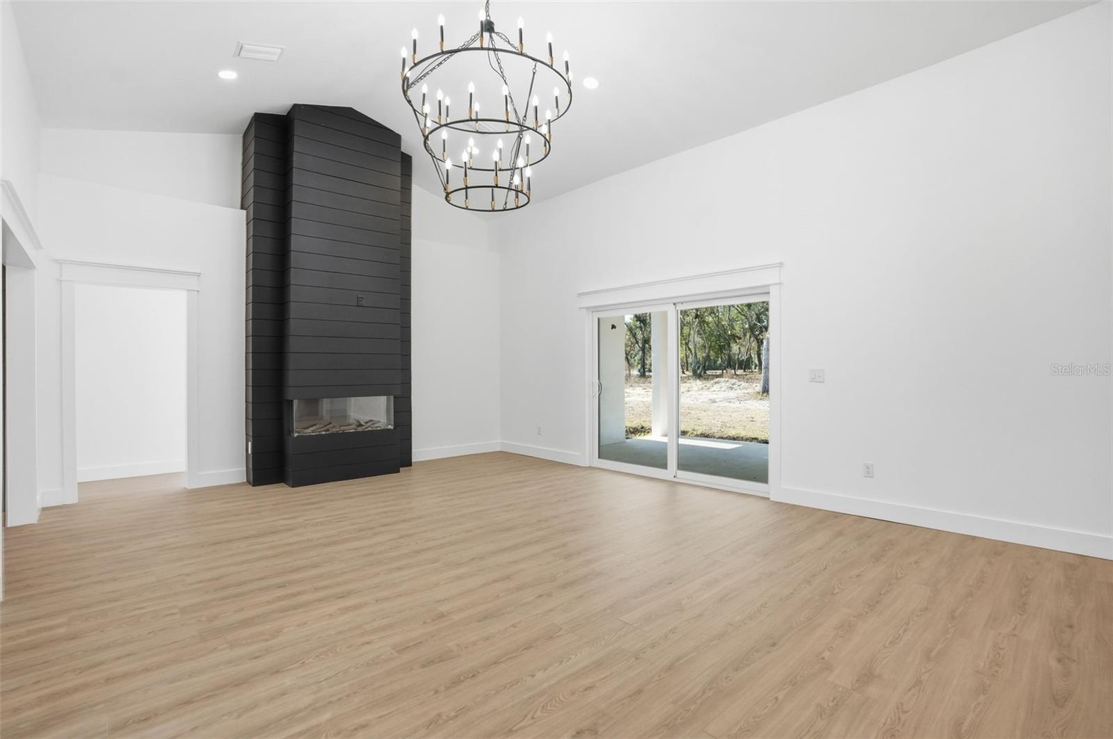 Image 11 of 92 For 34111 August Avenue